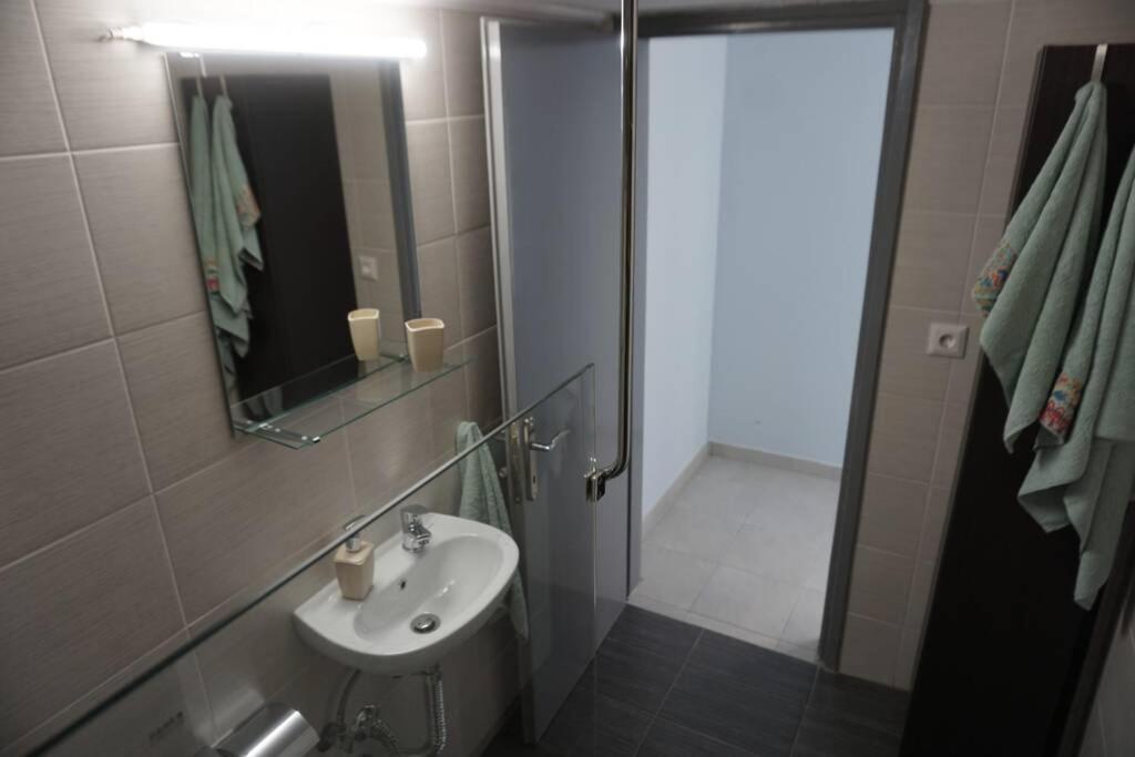 Park View Apartment In Paralia Dionisiou Екстериор снимка